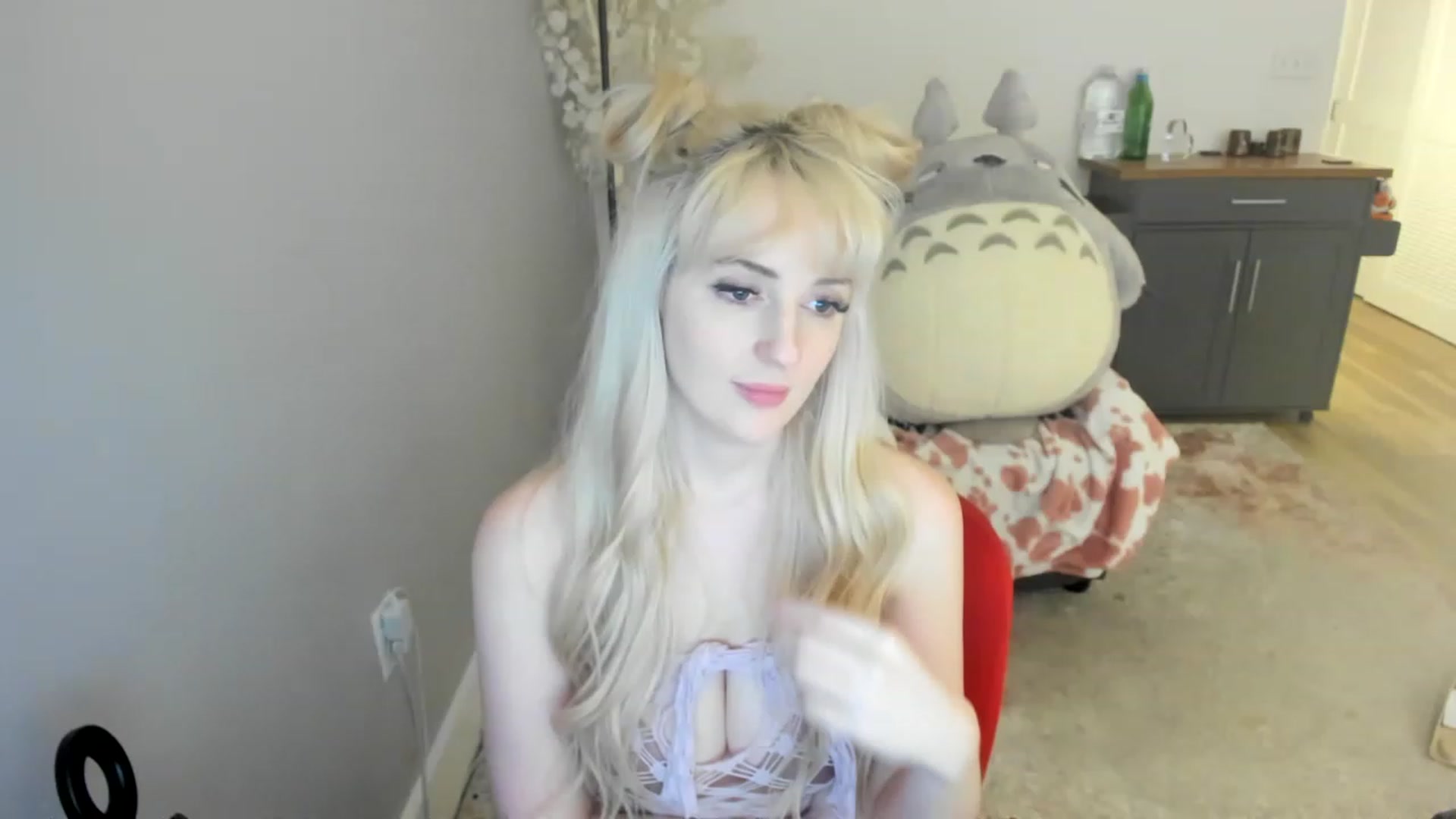 Gallery image thumbnail from MilkCuckDomme's myfreecams stream on, 06/19/2023, 13:22 image 19 of 20