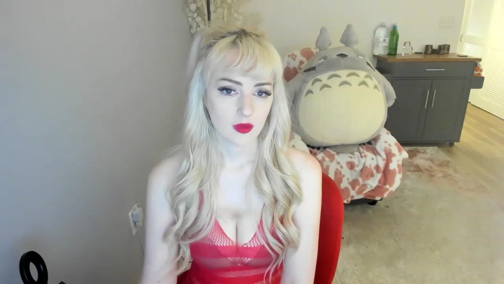 Gallery image thumbnail from MilkCuckDomme's myfreecams stream on, 06/19/2023, 23:37 image 7 of 20
