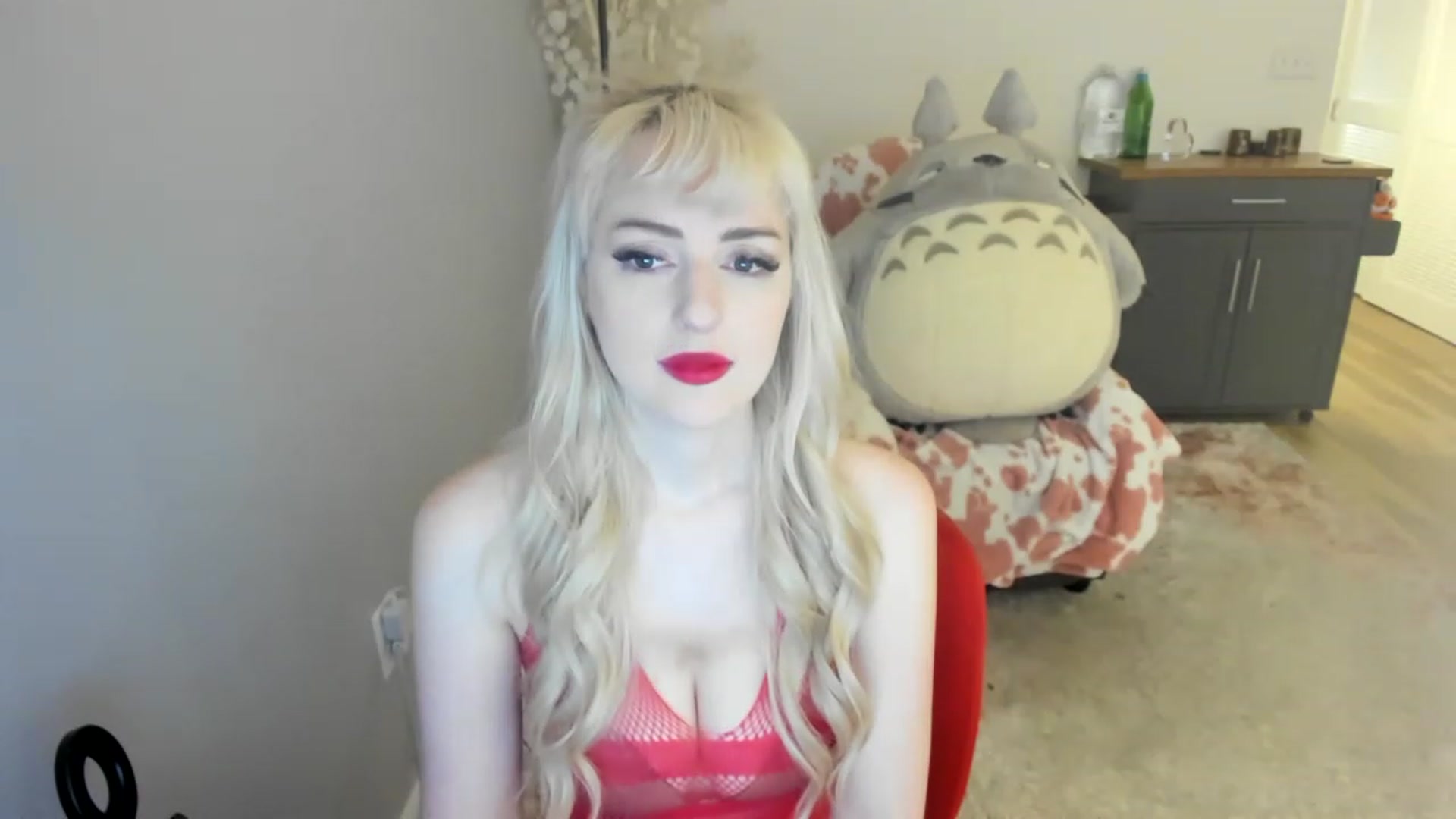 Gallery image thumbnail from MilkCuckDomme's myfreecams stream on, 06/19/2023, 23:37 image 17 of 20