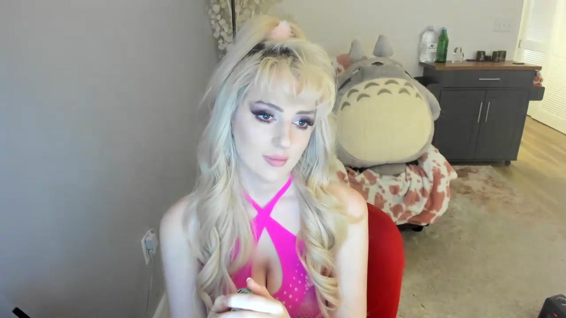 Gallery image thumbnail from Milk_Cuck's myfreecams stream on, 06/29/2023, 05:05 image 19 of 20