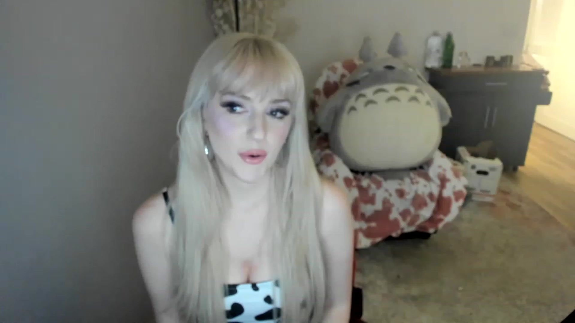 Gallery image thumbnail from Milk_Domme's myfreecams stream on, 06/01/2023, 08:56 image 12 of 20