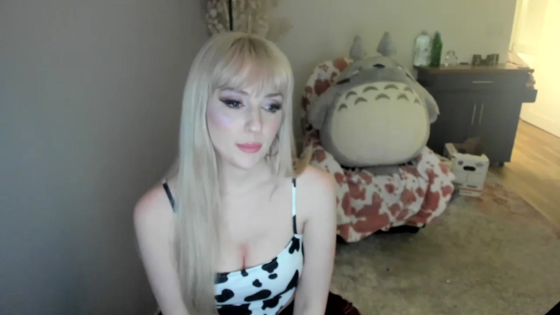 Gallery image thumbnail from Milk_Domme's myfreecams stream on, 06/01/2023, 11:43 image 8 of 20