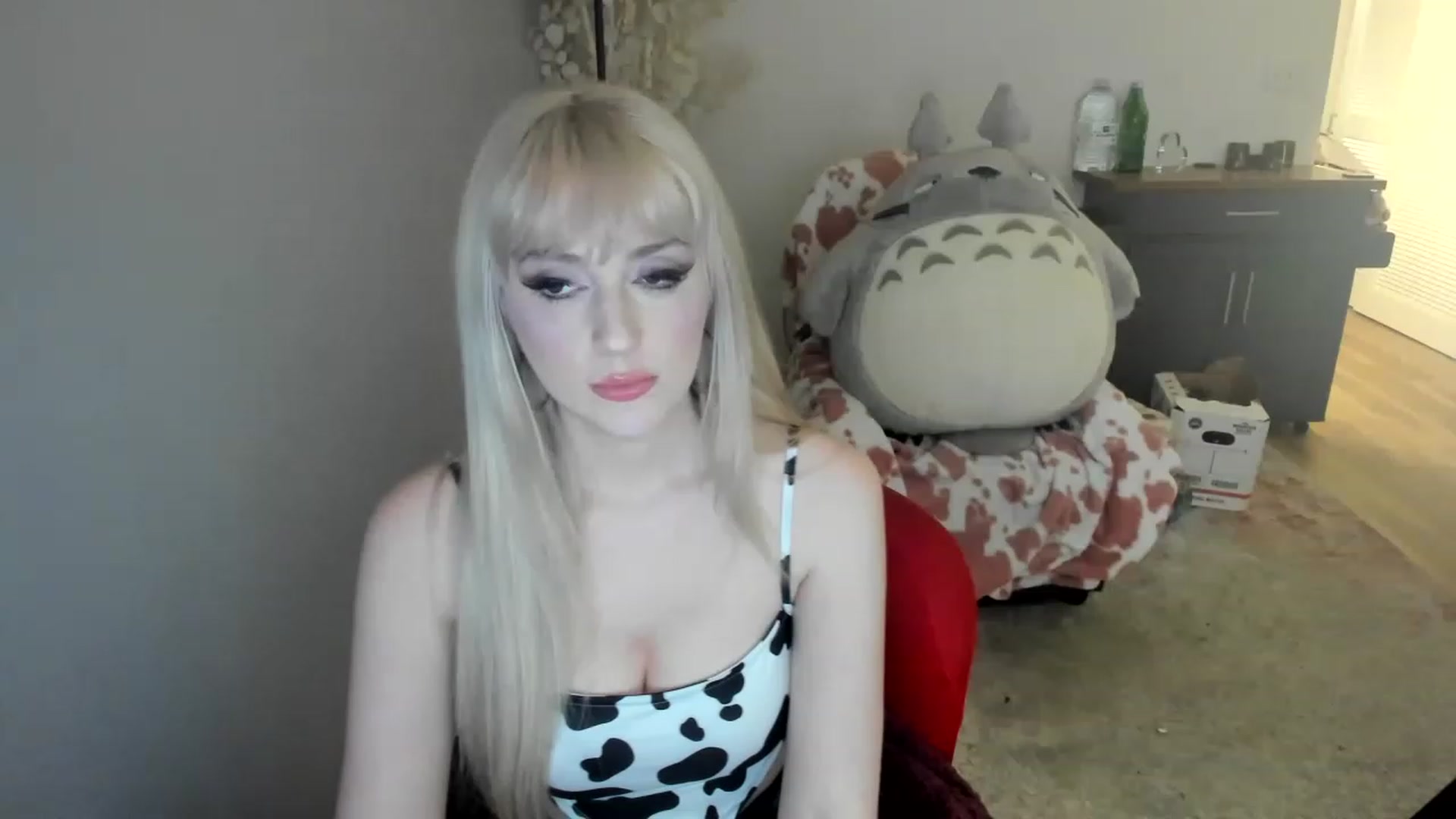 Gallery image thumbnail from Milk_Domme's myfreecams stream on, 06/01/2023, 11:43 image 14 of 20
