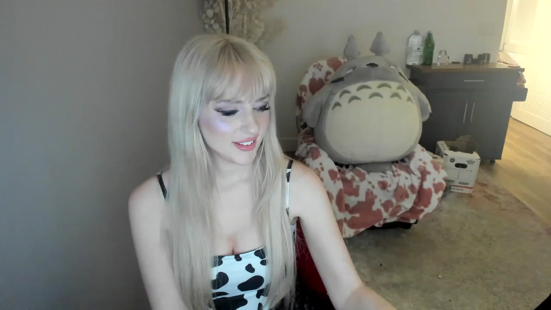 Gallery image thumbnail from Milk_Domme's myfreecams stream on, 06/01/2023, 11:43 image 5 of 20