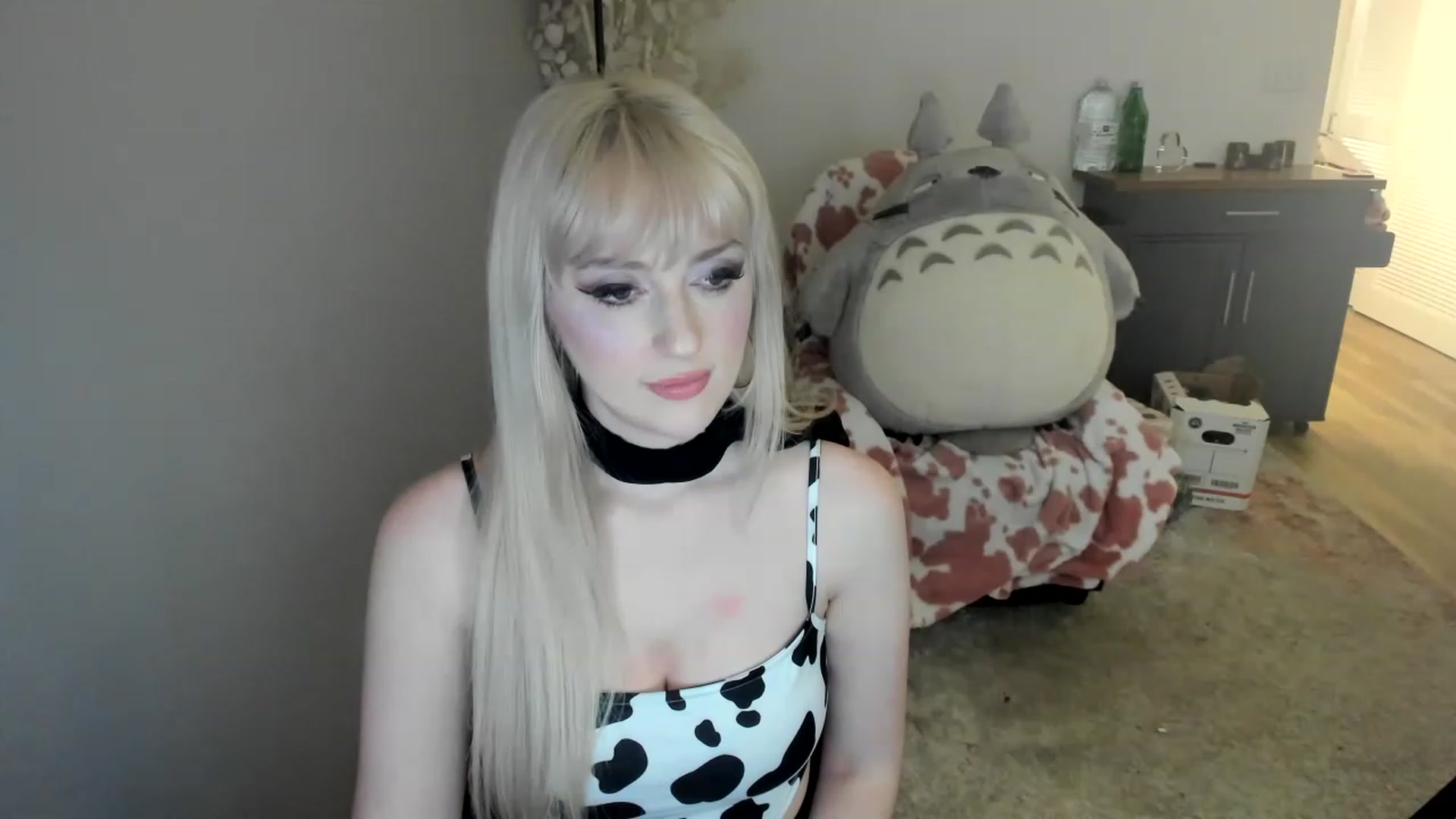 Gallery image thumbnail from Milk_Domme's myfreecams stream on, 06/01/2023, 12:23 image 10 of 20
