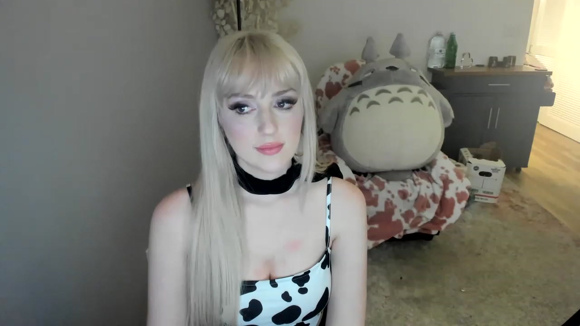 Gallery image thumbnail from Milk_Domme's myfreecams stream on, 06/01/2023, 12:23 image 9 of 20
