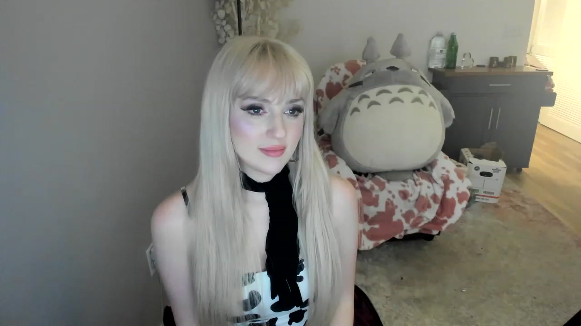 Gallery image thumbnail from Milk_Domme's myfreecams stream on, 06/01/2023, 14:19 image 4 of 20