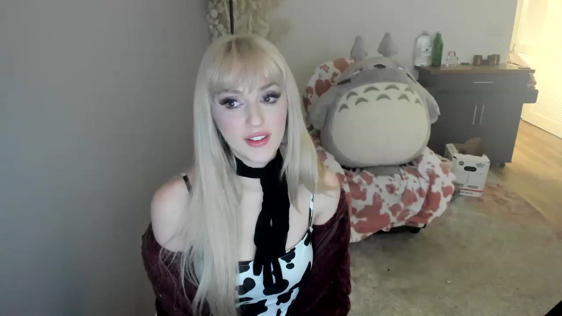 Gallery image thumbnail from Milk_Domme's myfreecams stream on, 06/01/2023, 14:19 image 5 of 20
