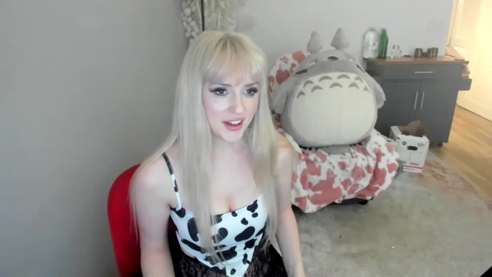 Gallery image thumbnail from Milk_Domme's myfreecams stream on, 06/01/2023, 16:39 image 6 of 20
