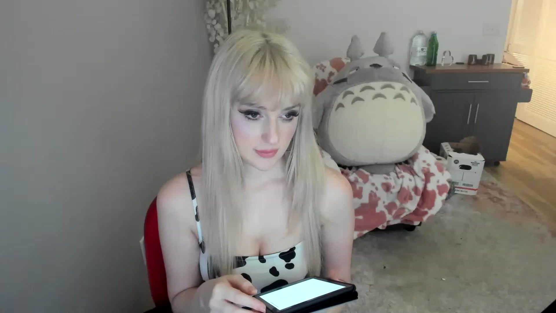 Gallery image thumbnail from Milk_Domme's myfreecams stream on, 06/01/2023, 16:39 image 14 of 20