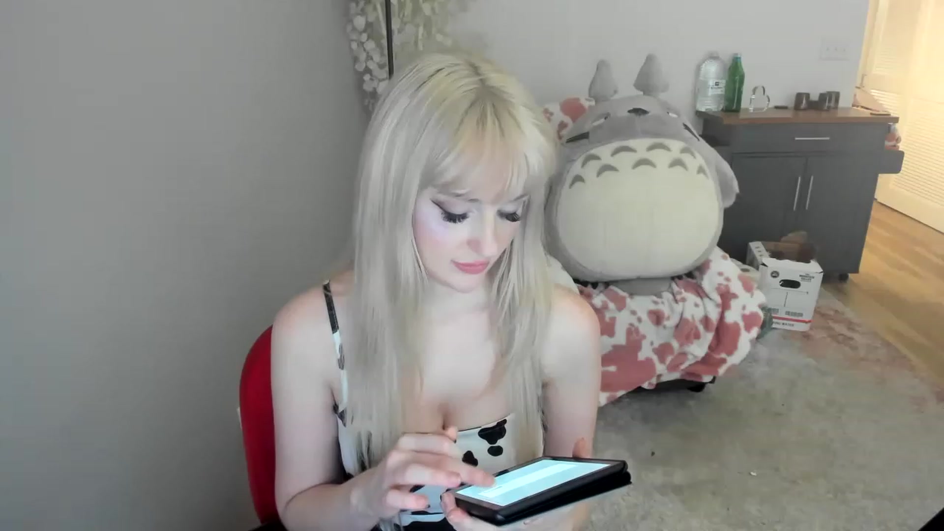 Gallery image thumbnail from Milk_Domme's myfreecams stream on, 06/01/2023, 16:39 image 16 of 20