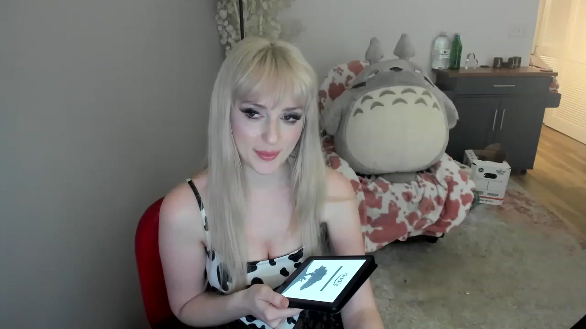 Gallery image thumbnail from Milk_Domme's myfreecams stream on, 06/01/2023, 16:39 image 9 of 20
