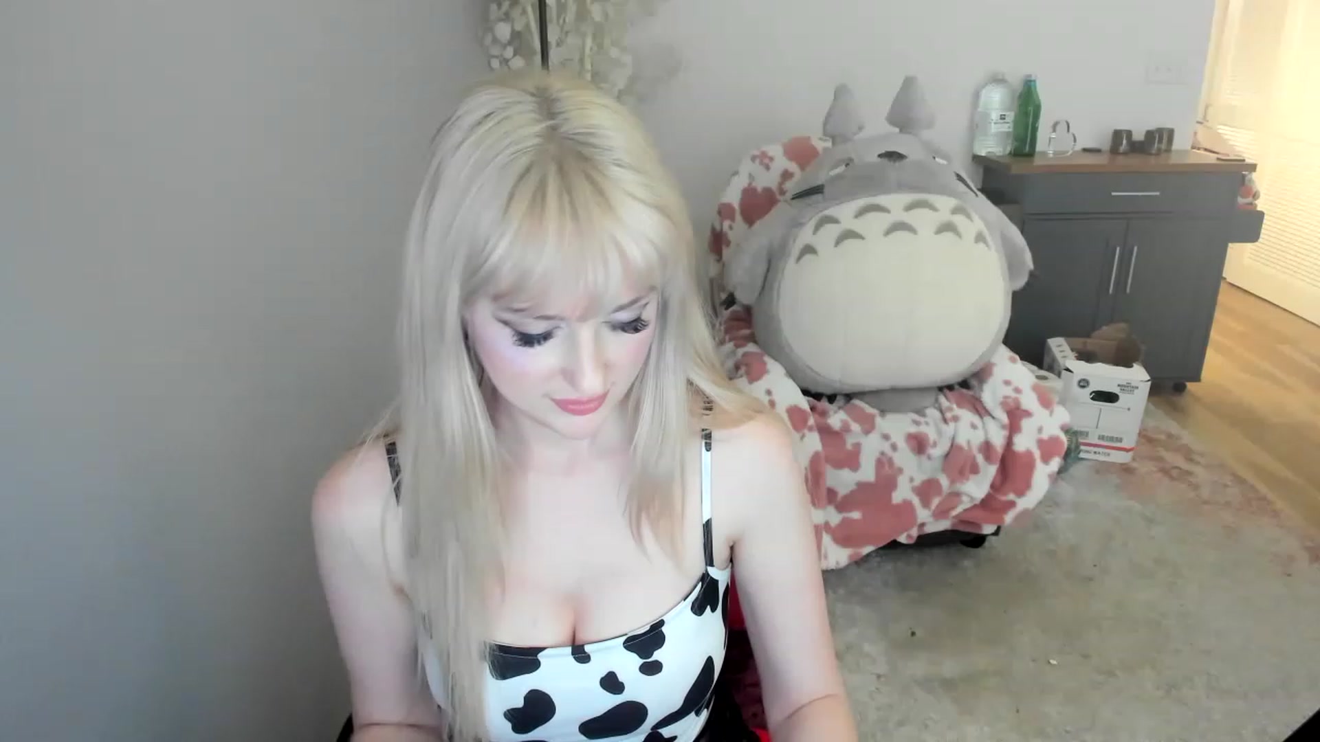 Gallery image thumbnail from Milk_Domme's myfreecams stream on, 06/01/2023, 16:39 image 5 of 20