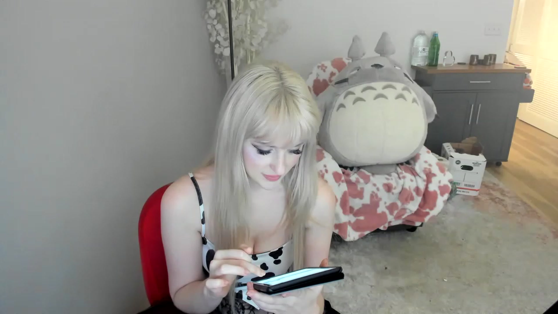 Gallery image thumbnail from Milk_Domme's myfreecams stream on, 06/01/2023, 16:39 image 12 of 20