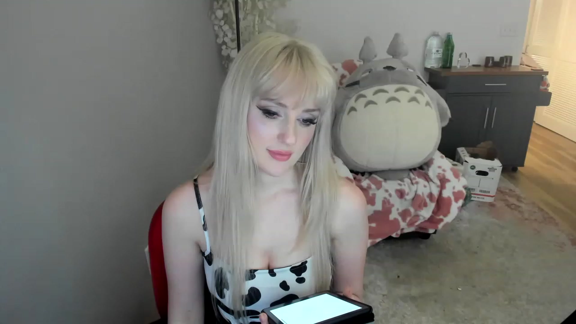 Gallery image thumbnail from Milk_Domme's myfreecams stream on, 06/01/2023, 16:39 image 15 of 20