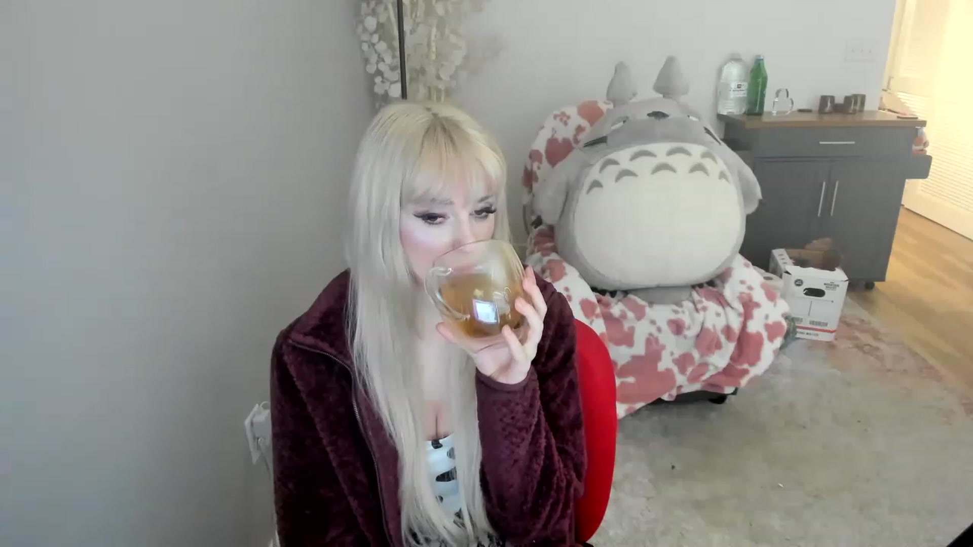Gallery image thumbnail from Milk_Domme's myfreecams stream on, 06/01/2023, 17:39 image 10 of 20