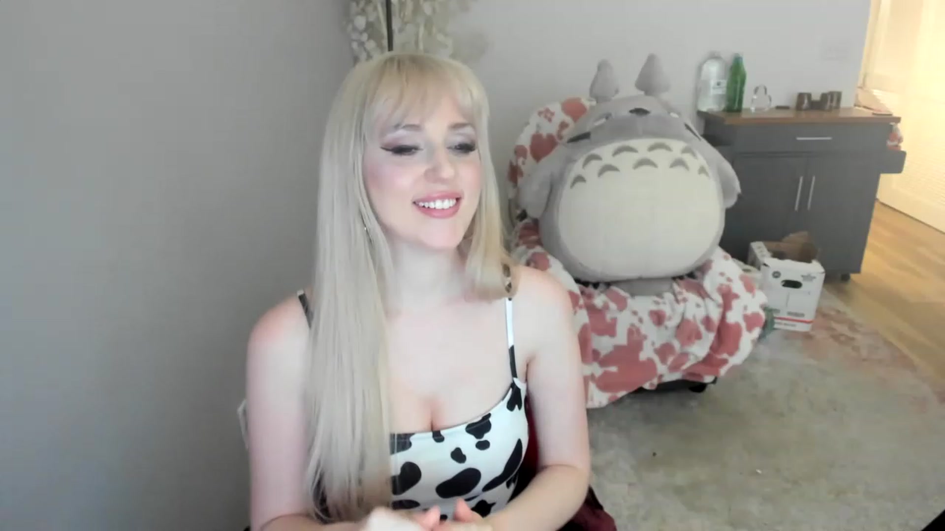 Gallery image thumbnail from Milk_Domme's myfreecams stream on, 06/01/2023, 19:03 image 14 of 20