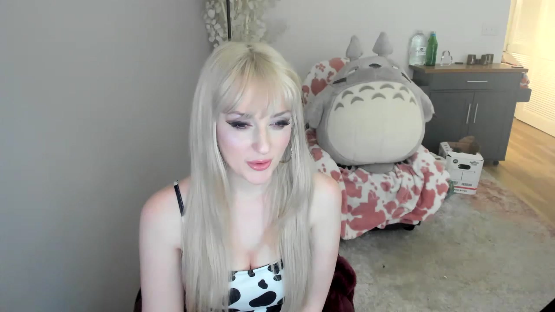 Gallery image thumbnail from Milk_Domme's myfreecams stream on, 06/01/2023, 19:03 image 4 of 20