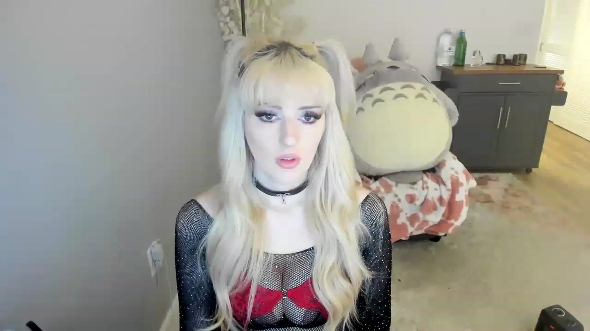 Gallery image thumbnail from Milk_Domme's myfreecams stream on, 06/26/2023, 22:10 image 12 of 20