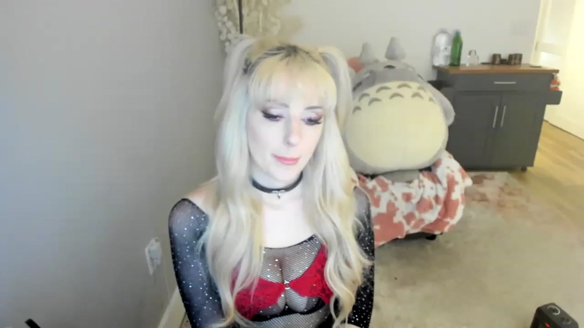 Gallery image thumbnail from Milk_Domme's myfreecams stream on, 06/26/2023, 22:10 image 13 of 20