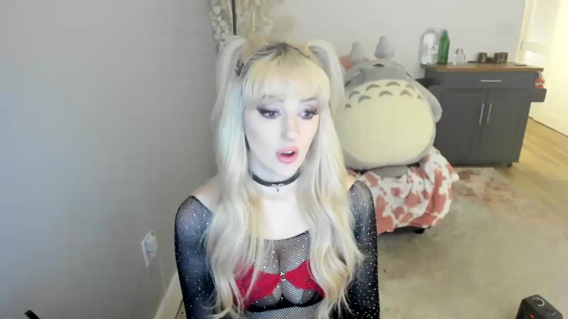 Gallery image thumbnail from Milk_Domme's myfreecams stream on, 06/26/2023, 22:10 image 10 of 20