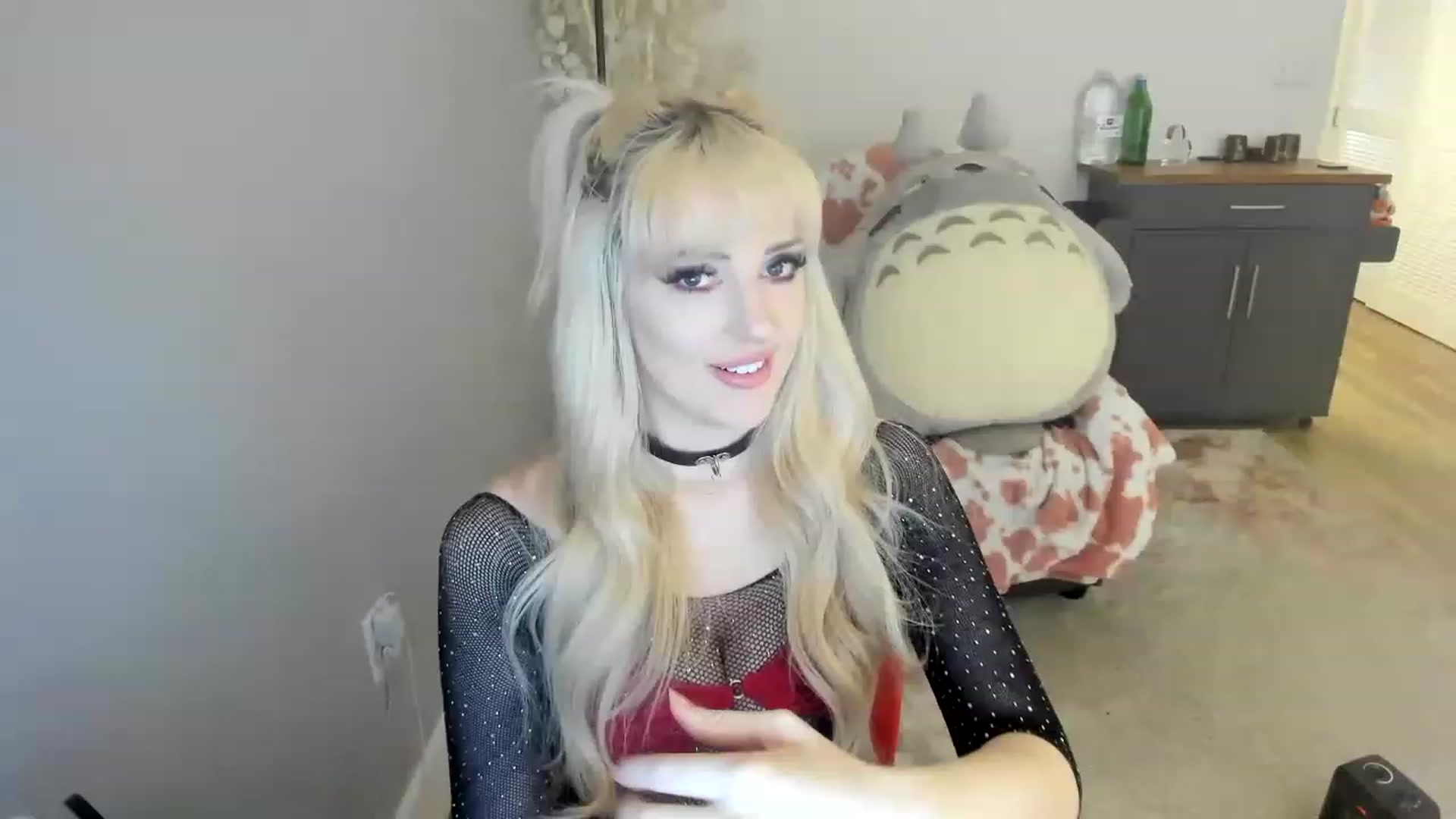 Gallery image thumbnail from Milk_Domme's myfreecams stream on, 06/26/2023, 22:10 image 16 of 20