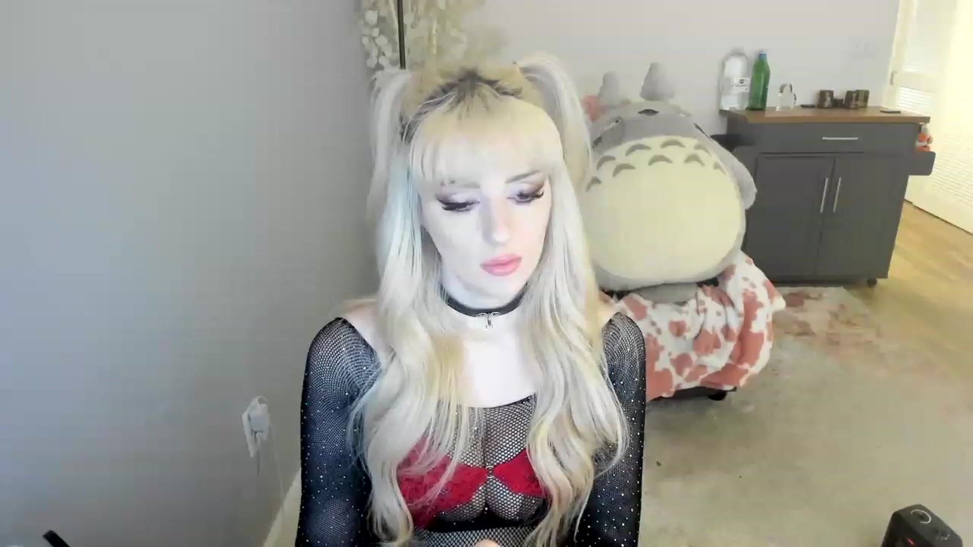 Gallery image thumbnail from Milk_Domme's myfreecams stream on, 06/26/2023, 22:10 image 9 of 20
