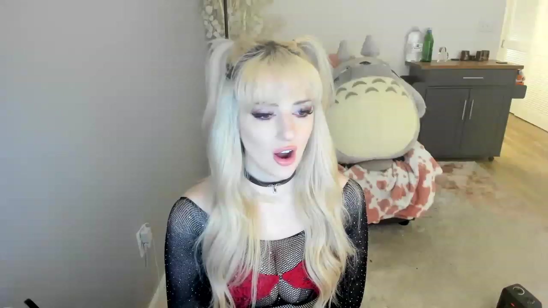 Gallery image thumbnail from Milk_Domme's myfreecams stream on, 06/26/2023, 22:10 image 11 of 20