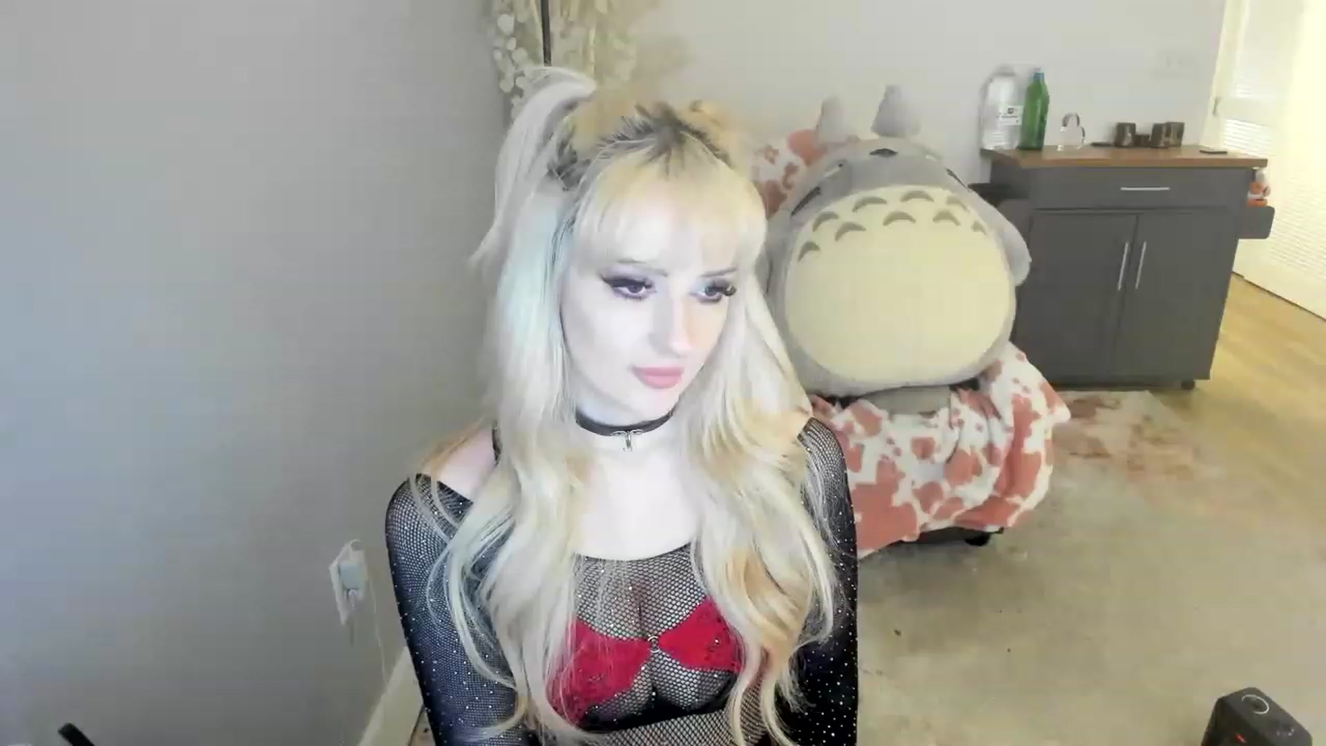Gallery image thumbnail from Milk_Domme's myfreecams stream on, 06/26/2023, 22:48 image 5 of 20
