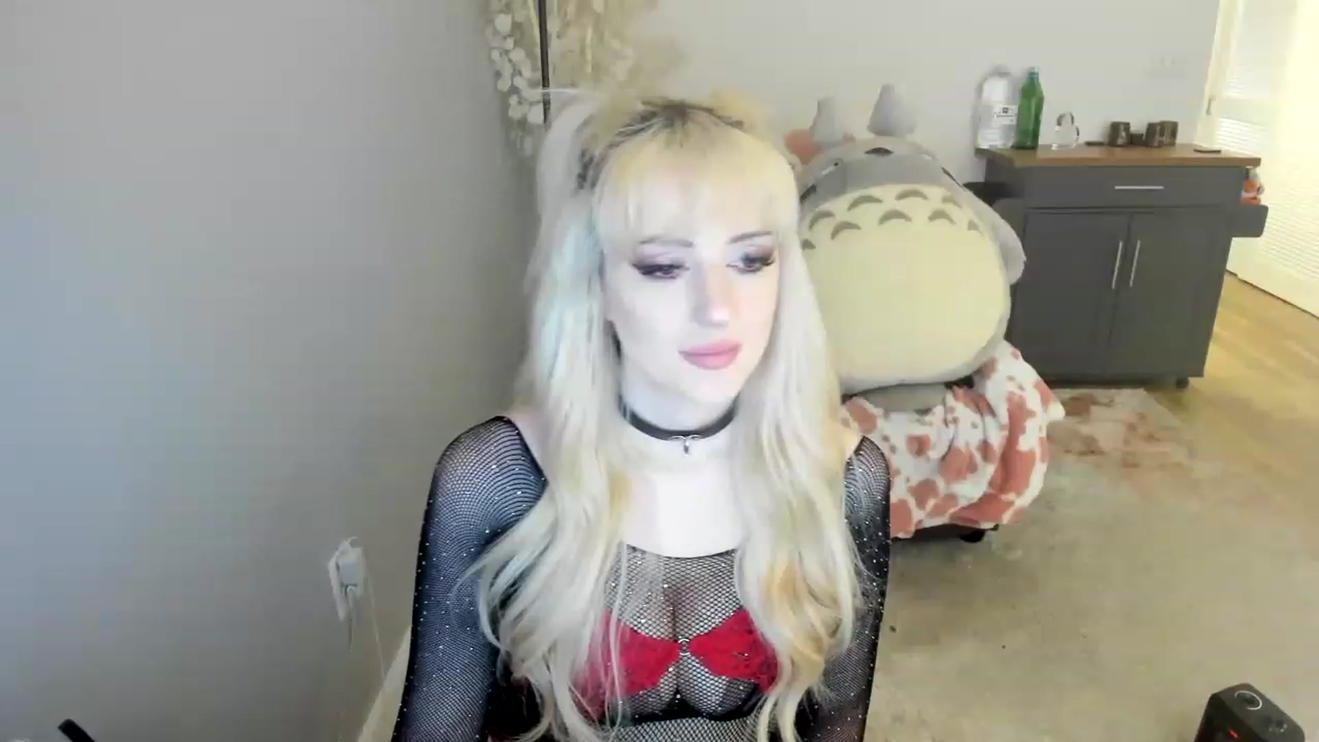 Gallery image thumbnail from Milk_Domme's myfreecams stream on, 06/26/2023, 22:48 image 14 of 20