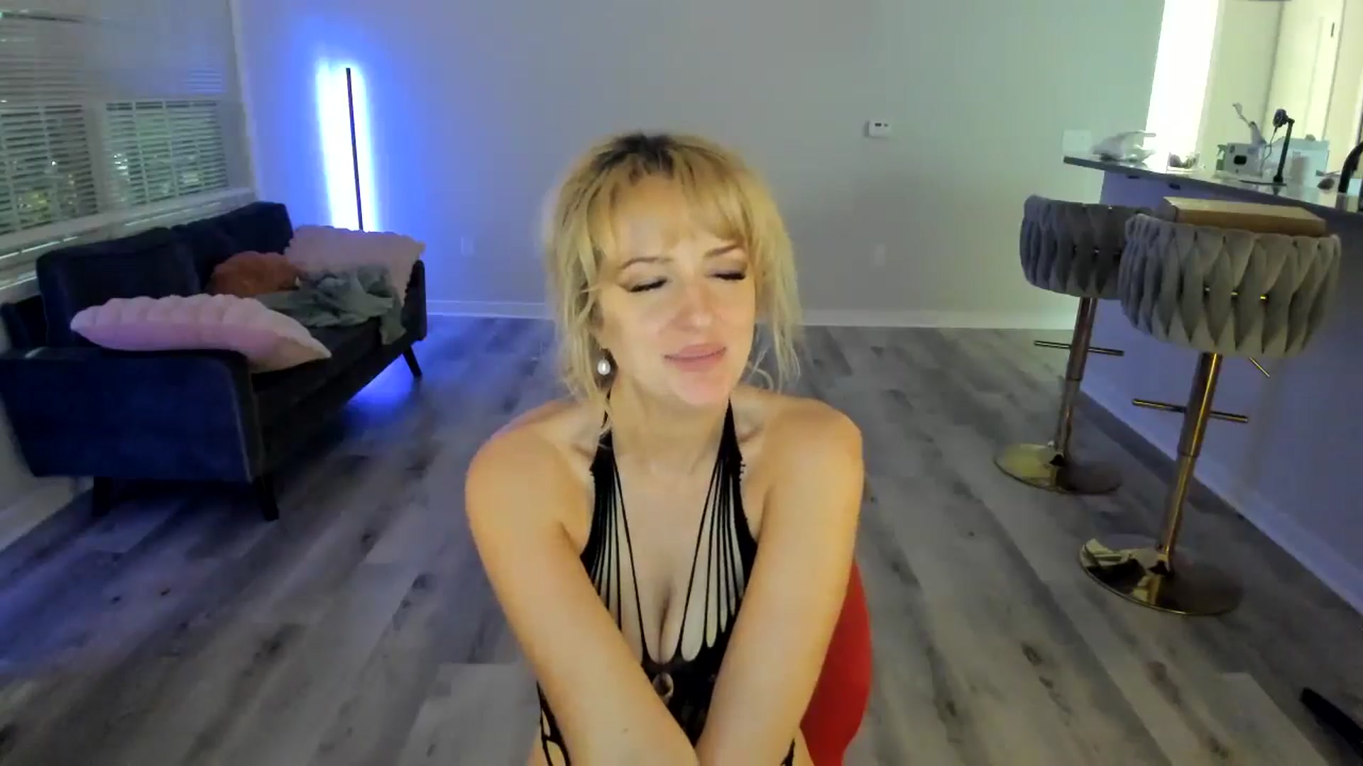Gallery image thumbnail from Milk_Milk's myfreecams stream on, 11/24/2024, 08:51 image 14 of 20