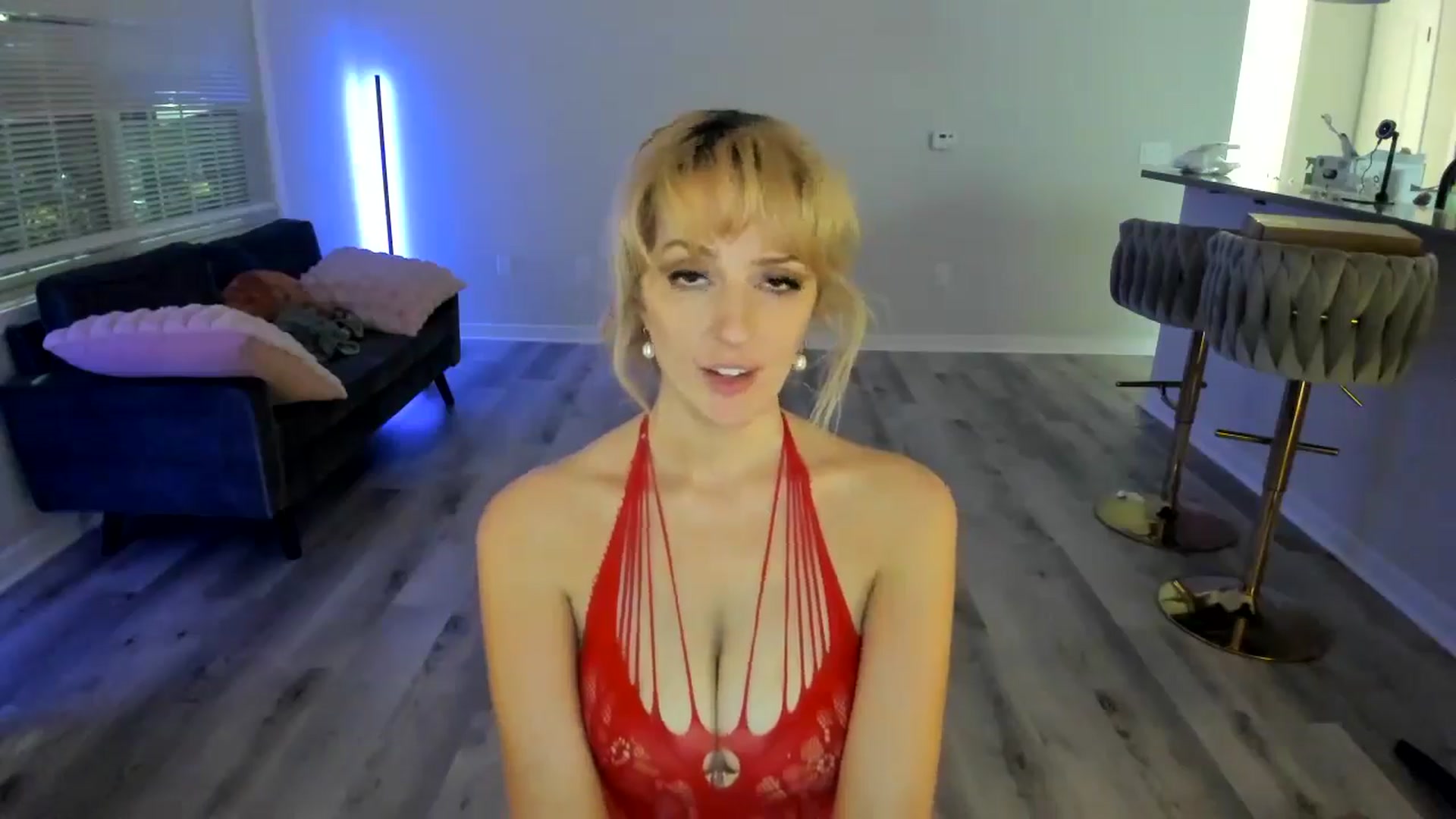 Gallery image thumbnail from Milk_Milk's myfreecams stream on, 11/26/2024, 05:10 image 10 of 20