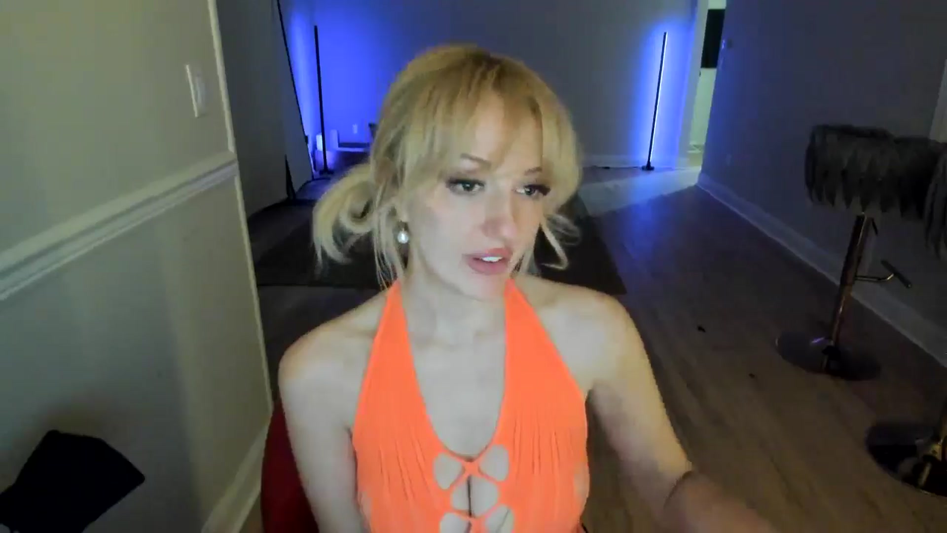 Gallery image thumbnail from Milk_Milk's myfreecams stream on, 12/04/2024, 06:46 image 8 of 20