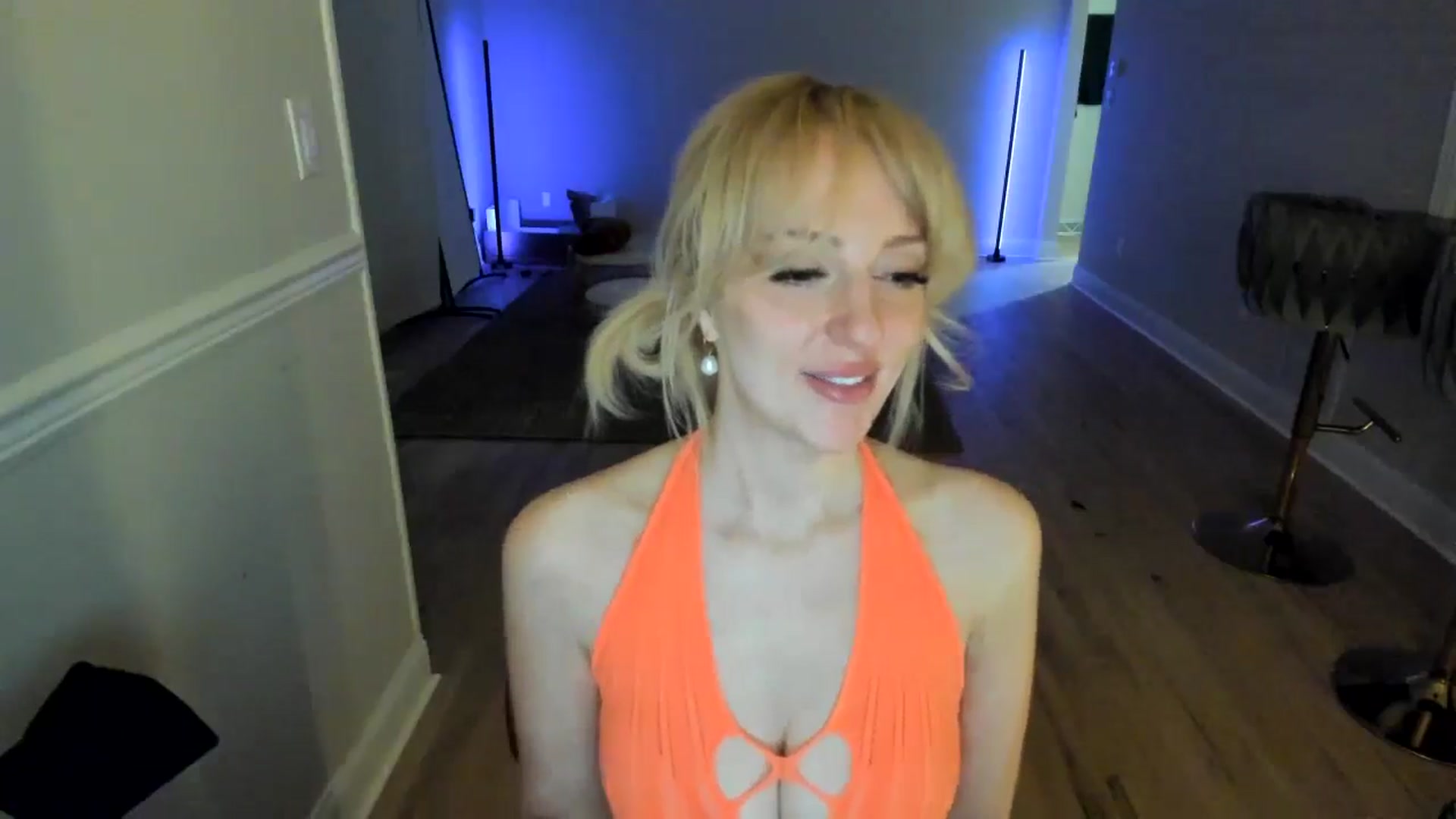 Gallery image thumbnail from Milk_Milk's myfreecams stream on, 12/04/2024, 07:37 image 4 of 20