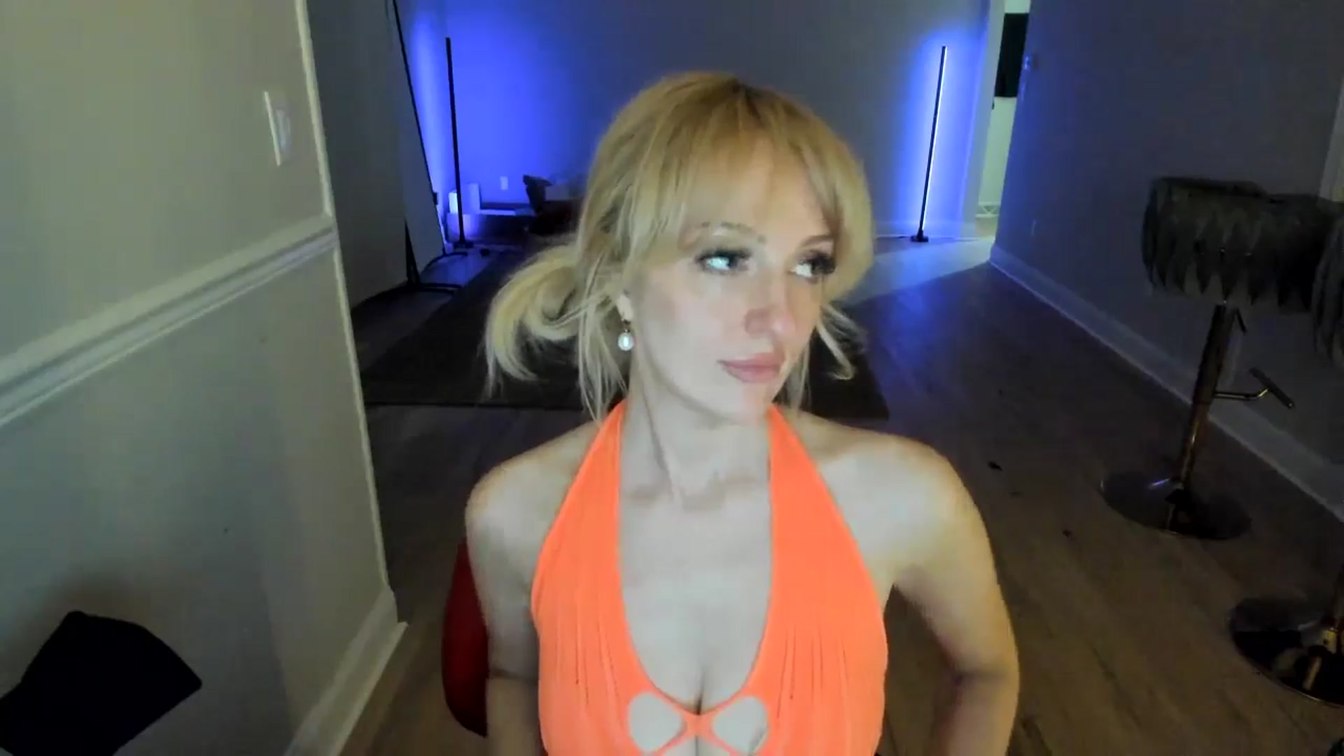 Gallery image thumbnail from Milk_Milk's myfreecams stream on, 12/04/2024, 07:37 image 10 of 20