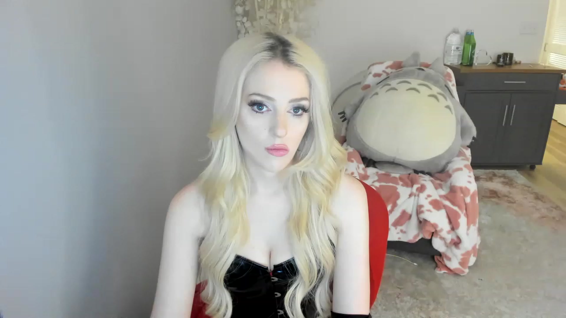 Gallery image thumbnail from Milk_Party's myfreecams stream on, 03/15/2023, 05:49 image 6 of 20