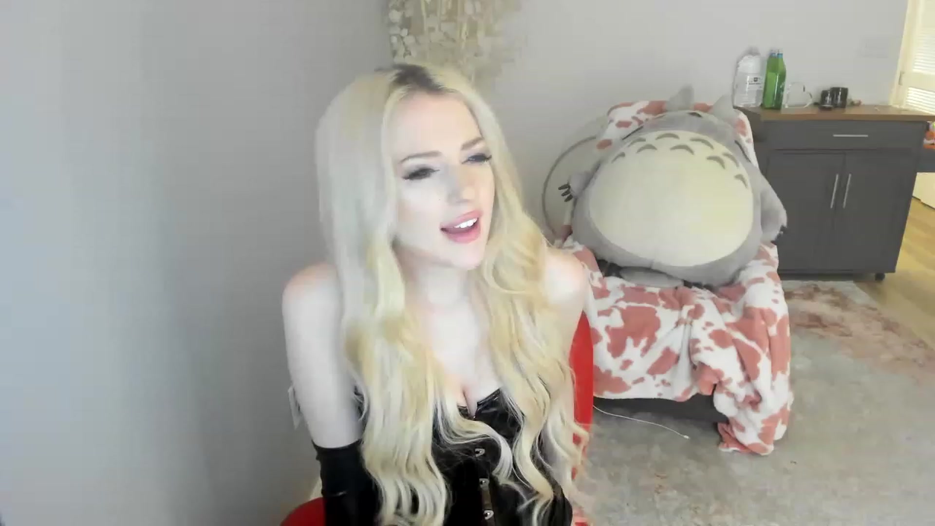 Gallery image thumbnail from Milk_Party's myfreecams stream on, 03/15/2023, 05:49 image 9 of 20