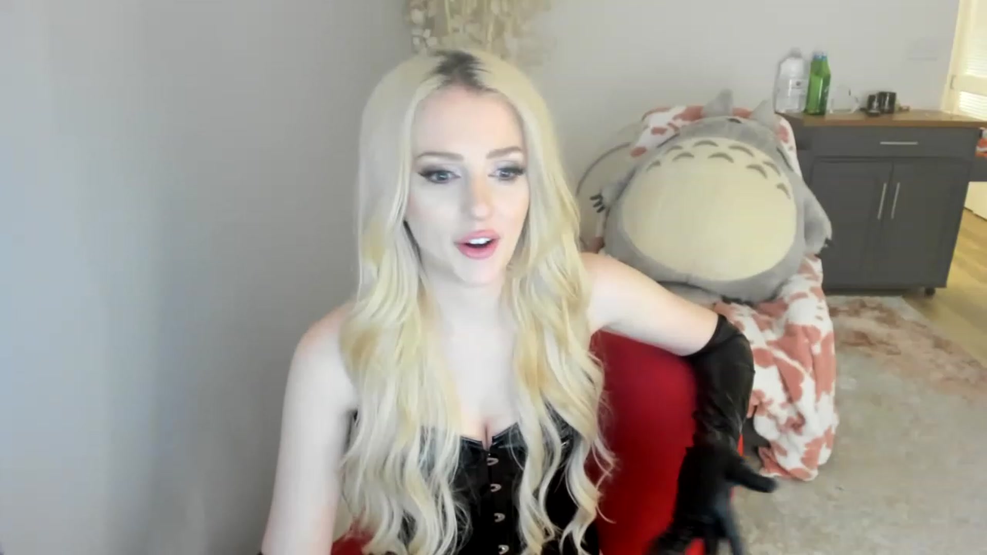 Gallery image thumbnail from Milk_Party's myfreecams stream on, 03/15/2023, 08:14 image 13 of 20
