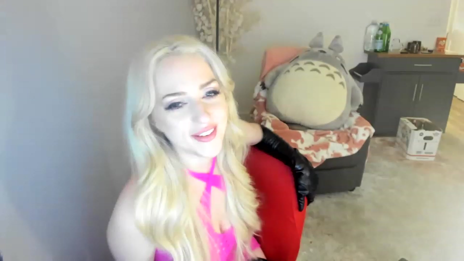 Gallery image thumbnail from Milk_Party's myfreecams stream on, 04/06/2023, 02:56 image 15 of 20