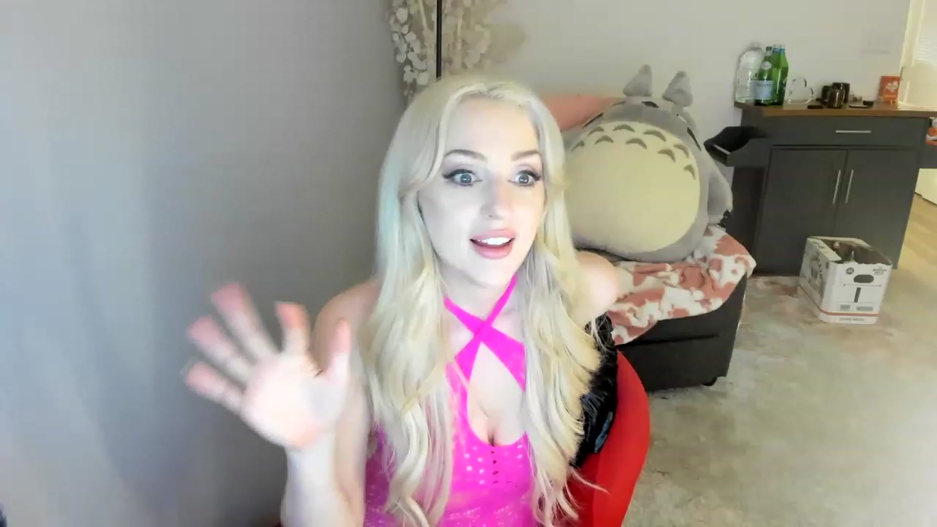 Gallery image thumbnail from Milk_Party's myfreecams stream on, 04/06/2023, 02:56 image 11 of 20