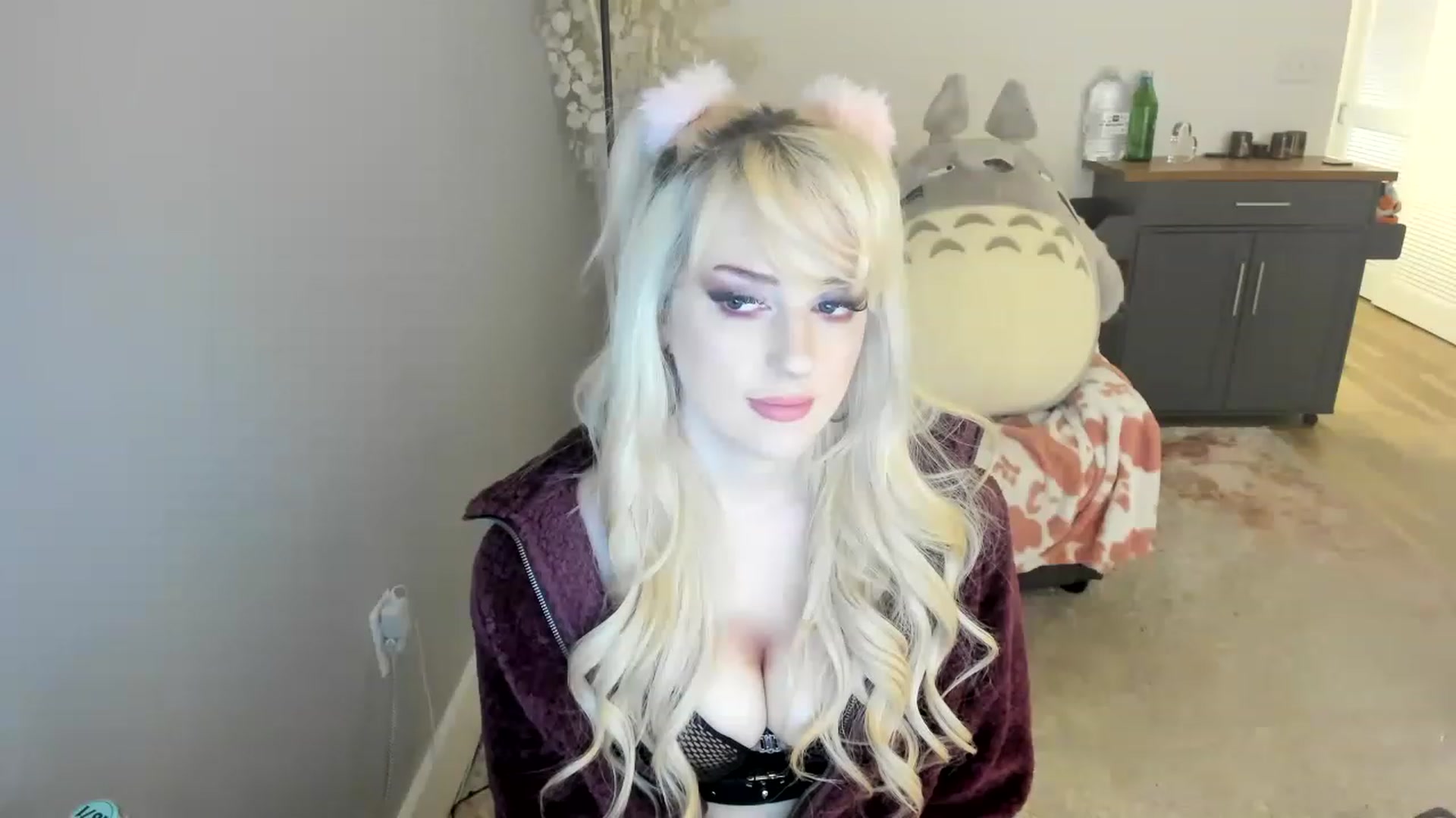 Gallery image thumbnail from Milk_Party's myfreecams stream on, 07/08/2023, 06:37 image 16 of 20