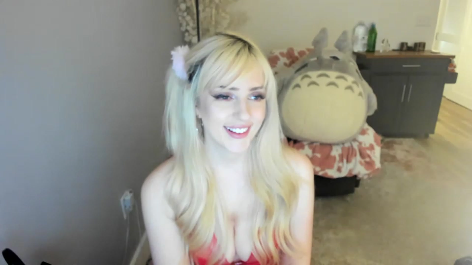 Gallery image thumbnail from Milk_Party's myfreecams stream on, 07/12/2023, 08:00 image 2 of 20