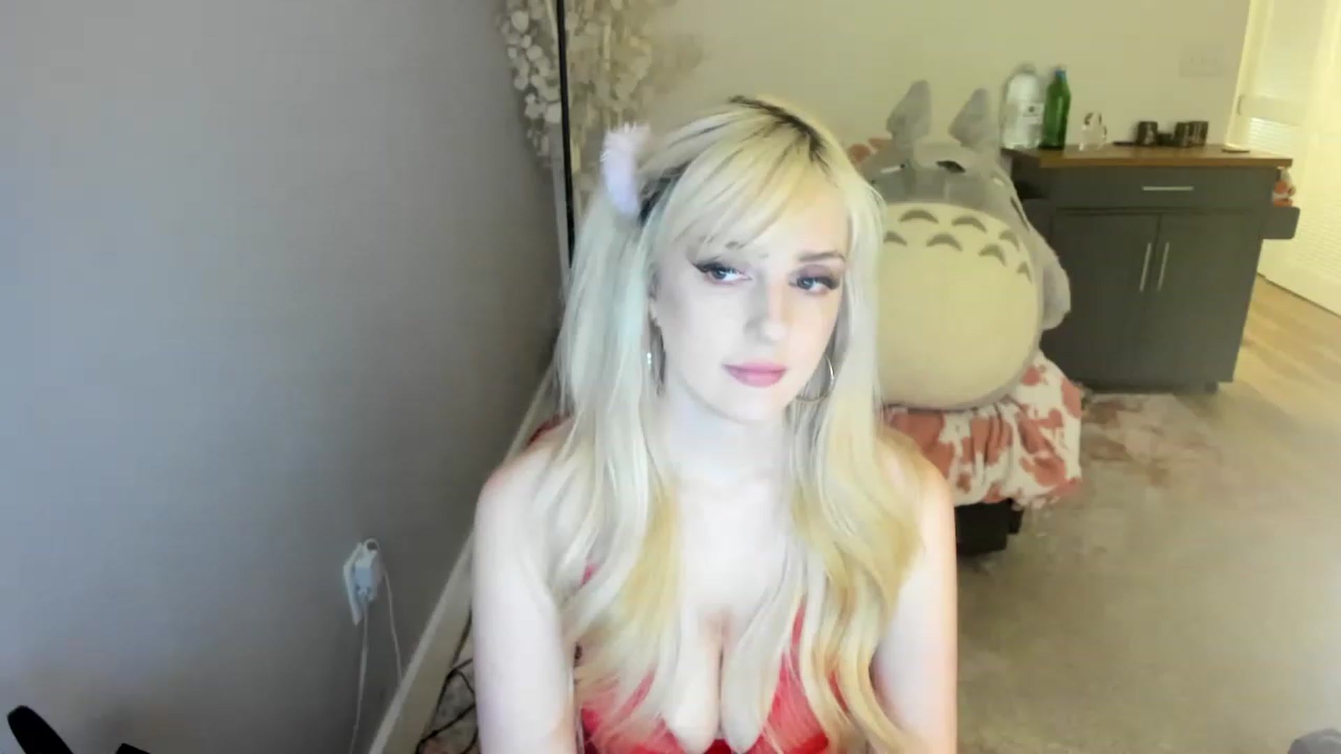 Gallery image thumbnail from Milk_Party's myfreecams stream on, 07/12/2023, 08:00 image 14 of 20