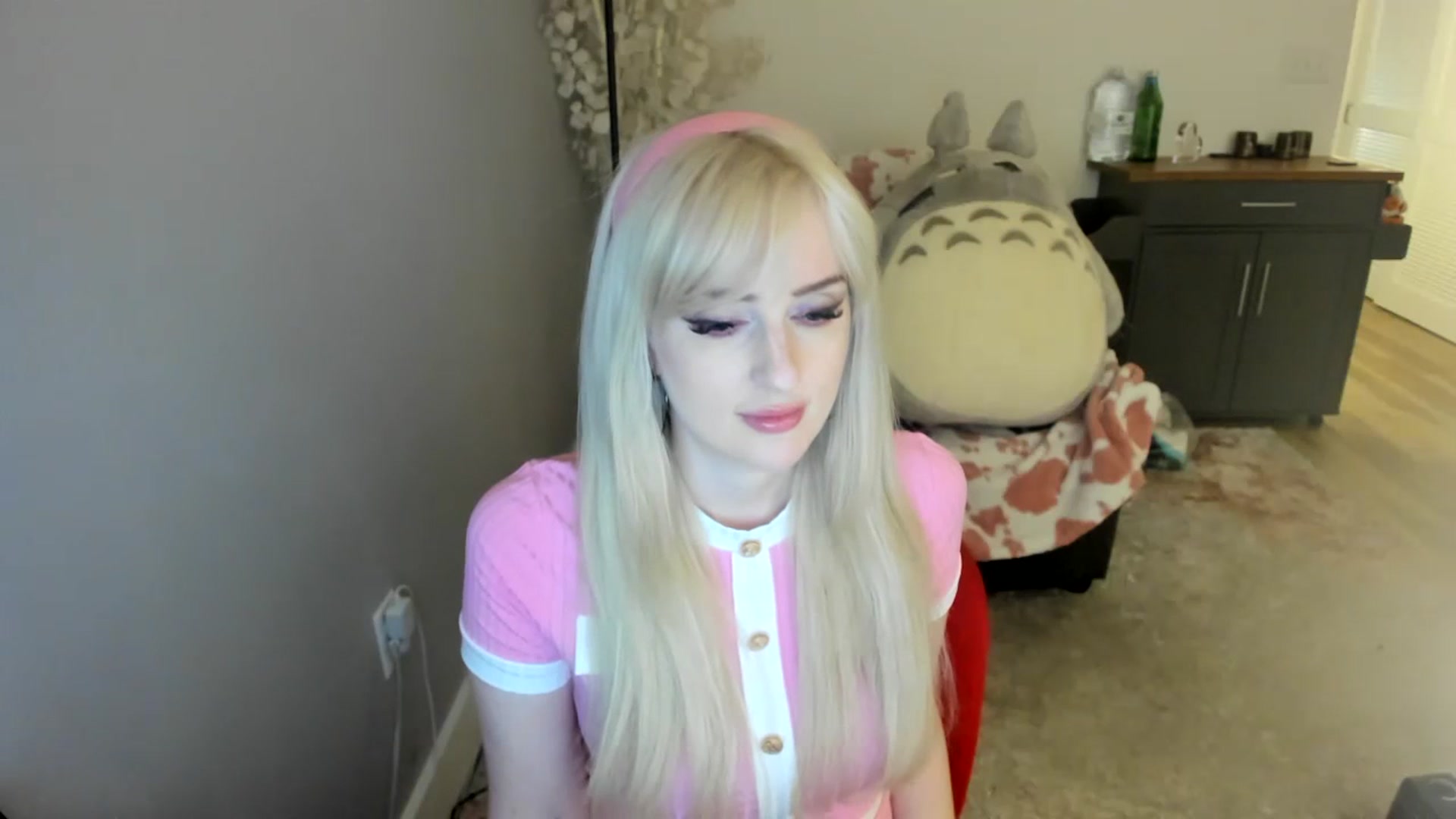 Gallery image thumbnail from Milk_Party's myfreecams stream on, 07/16/2023, 03:53 image 15 of 20