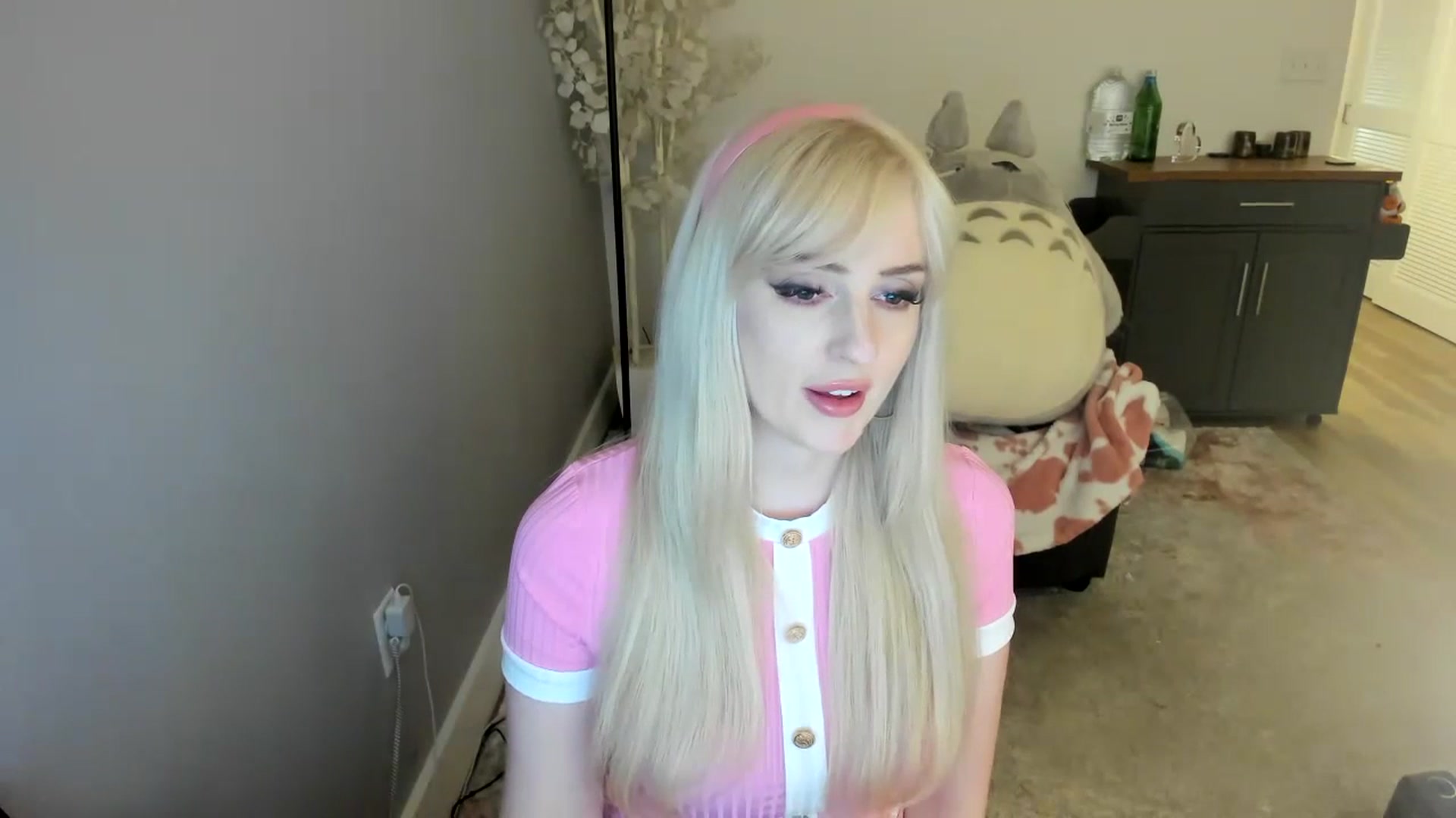 Gallery image thumbnail from Milk_Party's myfreecams stream on, 07/16/2023, 03:53 image 9 of 20