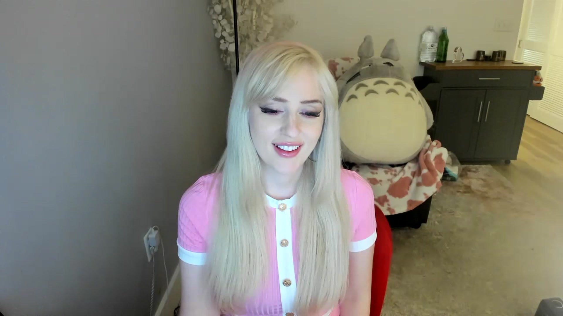 Gallery image thumbnail from Milk_Party's myfreecams stream on, 07/16/2023, 06:17 image 10 of 20