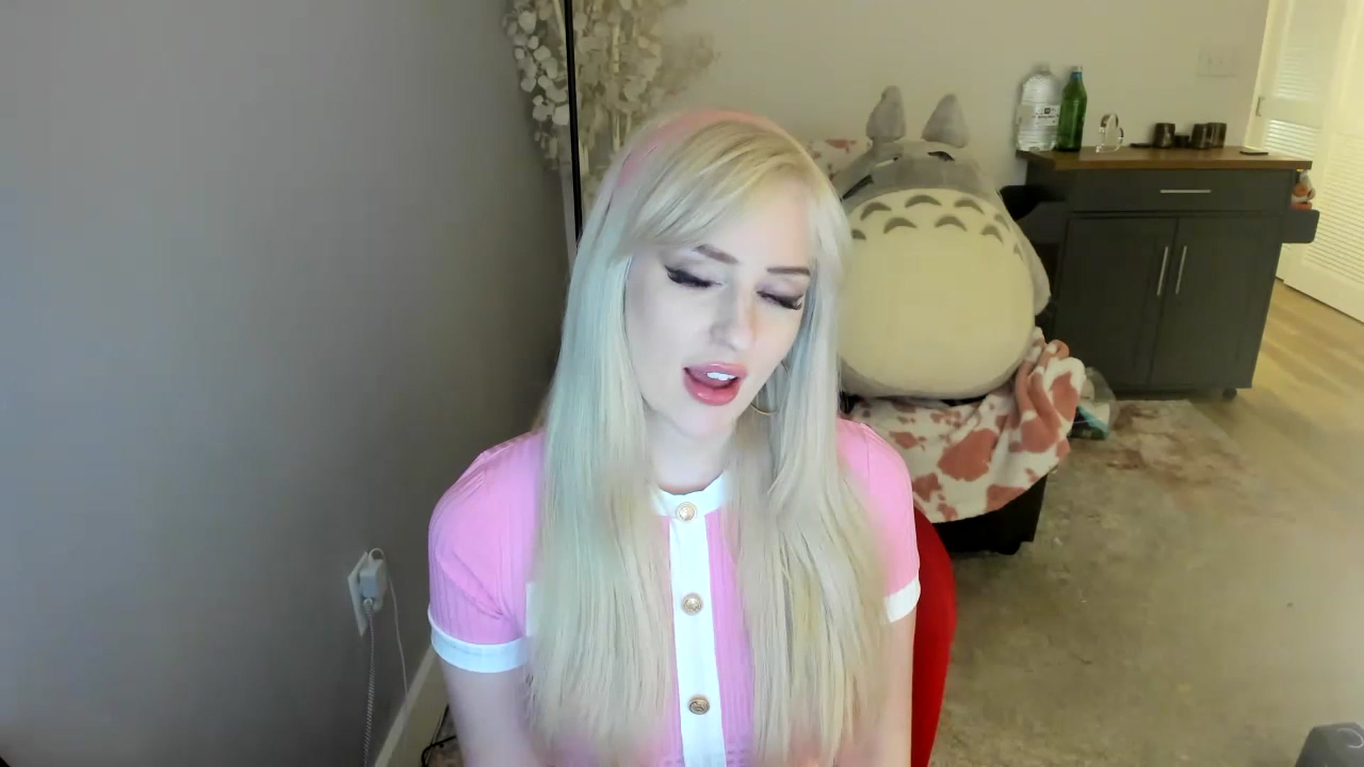 Gallery image thumbnail from Milk_Party's myfreecams stream on, 07/16/2023, 06:17 image 4 of 20