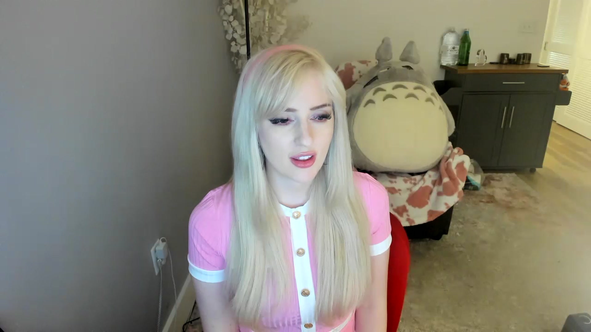 Gallery image thumbnail from Milk_Party's myfreecams stream on, 07/16/2023, 06:17 image 12 of 20