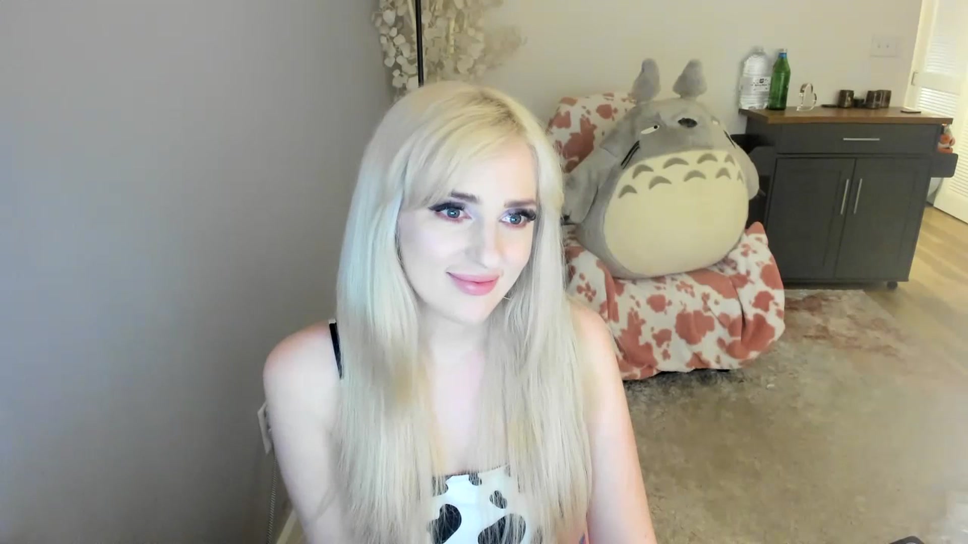 Gallery image thumbnail from Milk_Party's myfreecams stream on, 07/21/2023, 03:31 image 5 of 20