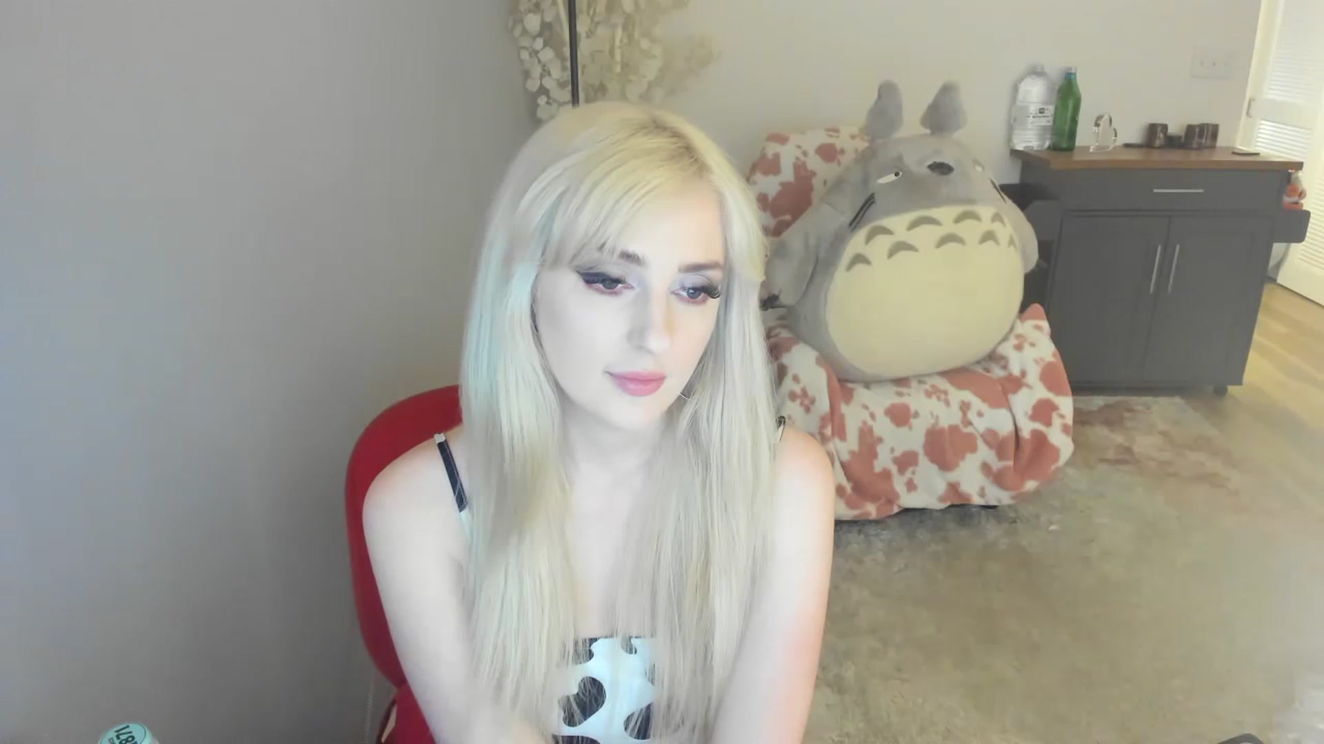 Gallery image thumbnail from Milk_Party's myfreecams stream on, 07/21/2023, 03:31 image 16 of 20